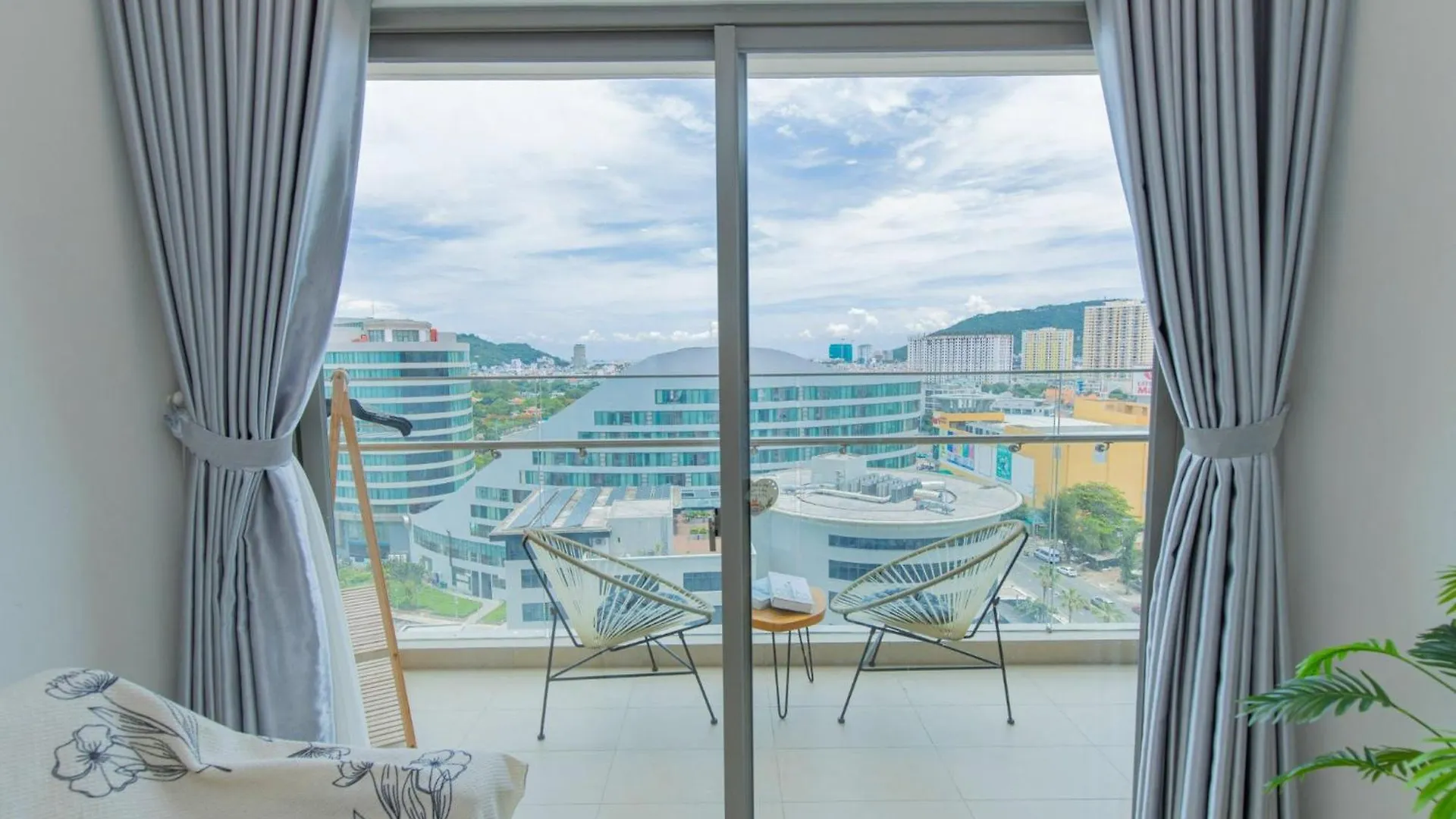 The Song Luxury Vung Tau - Khang Apartment 1 0*,  וייטנאם