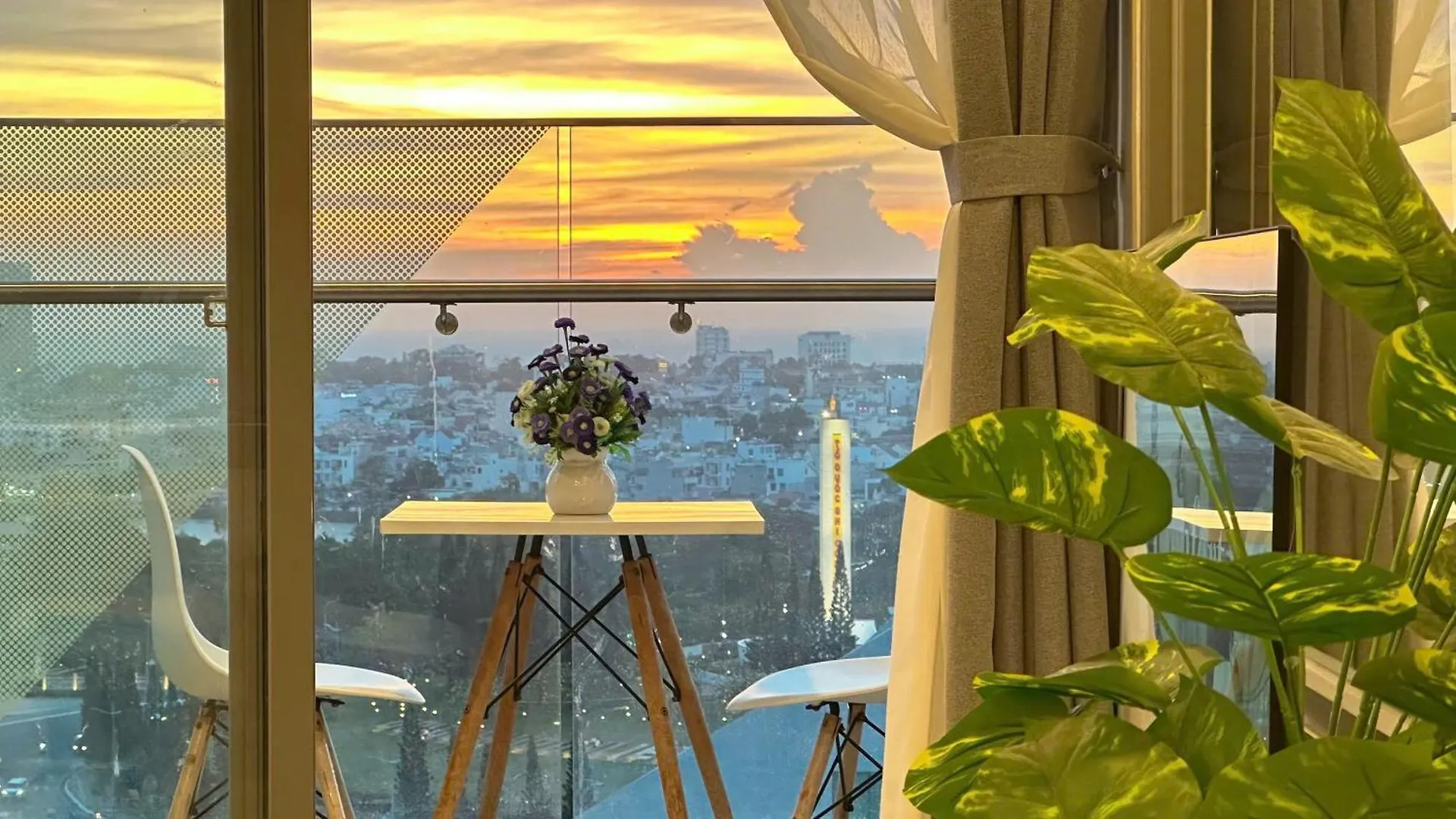 The Song Luxury Vung Tau - Khang Apartment 1 0*,  וייטנאם